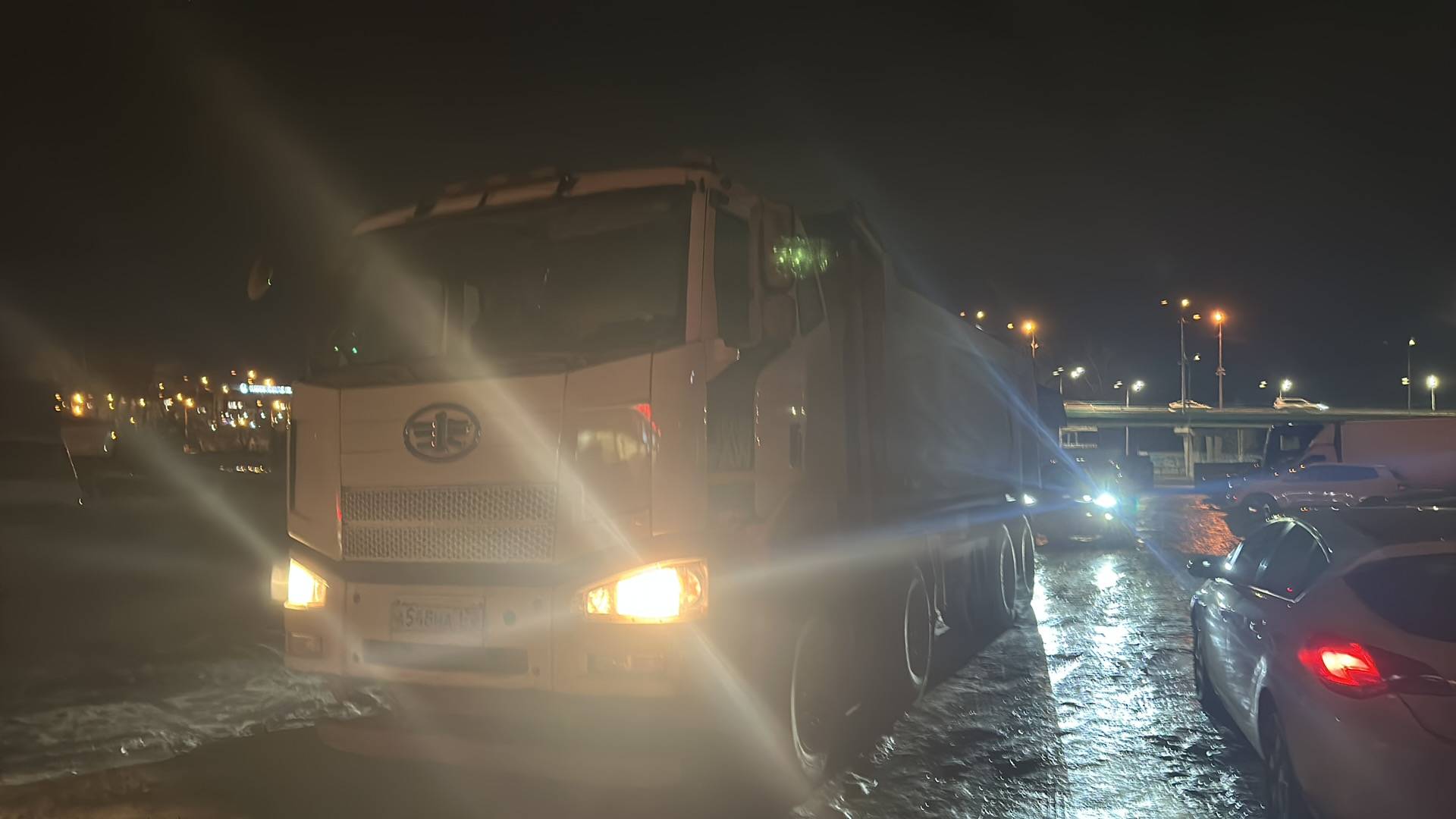 FAW CA3310P66K24T4E5 8х4,  119 846 км, 2022 года