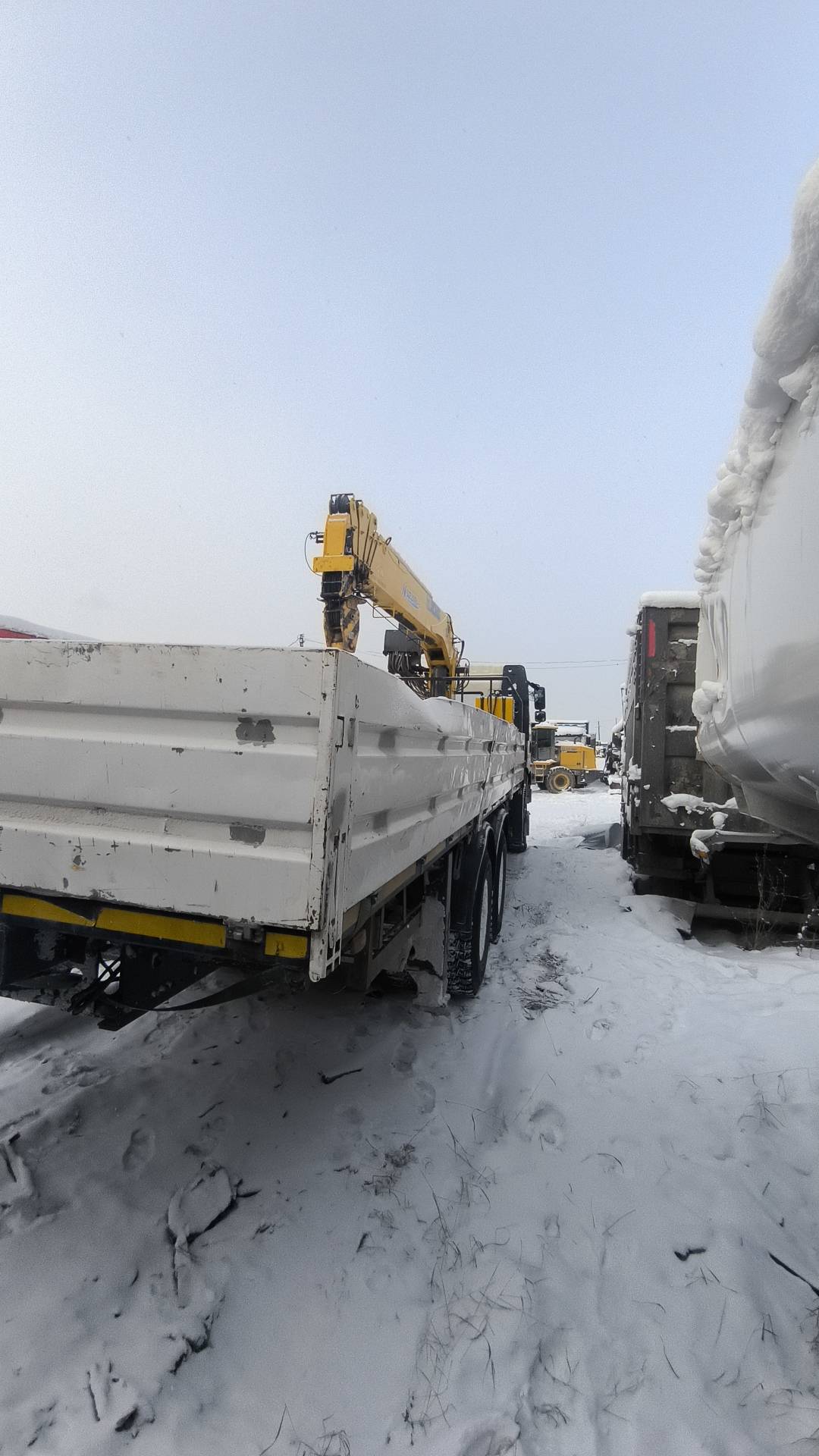 FAW CA3250P66K2T1E5 6х4,  18 589 км, 2023 года в лизинг