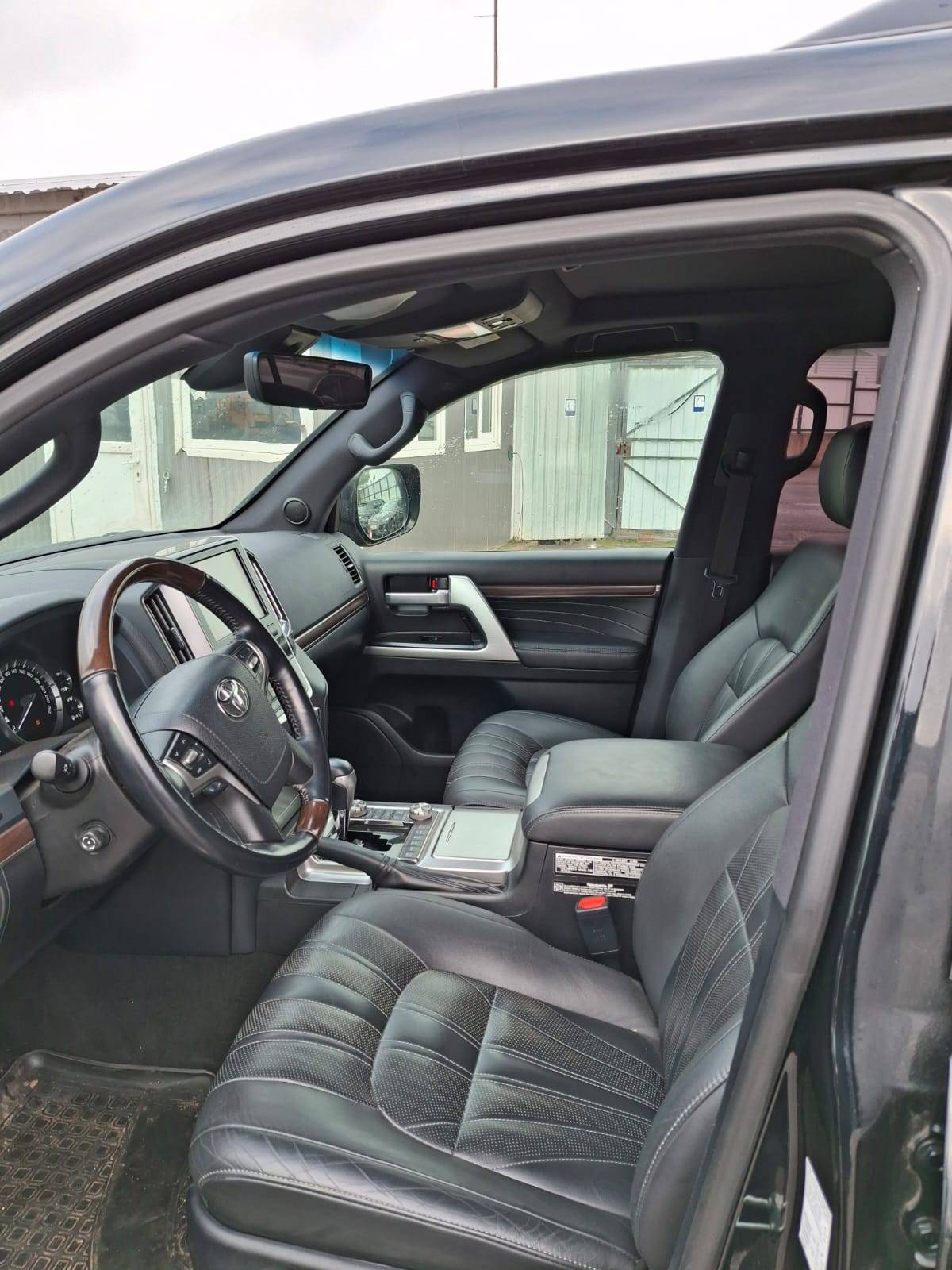 Toyota Land Cruiser 200,  56 634 км, 2019 года в лизинг
