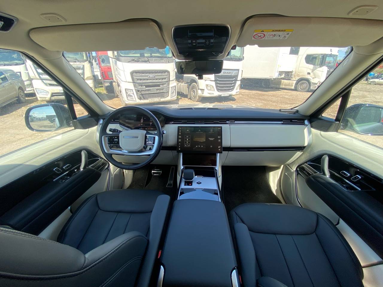 Land Rover Range Rover,  1 555 км, 2024 года в лизинг