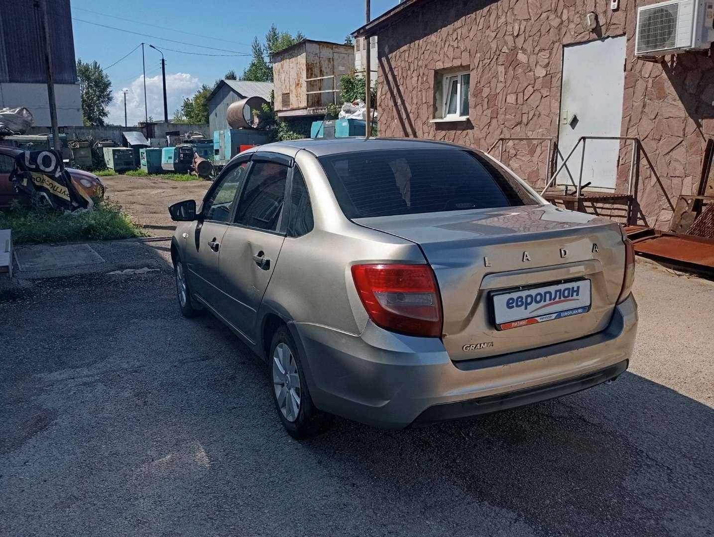 Lada Granta седан,  268 423 км, 2021 года в лизинг