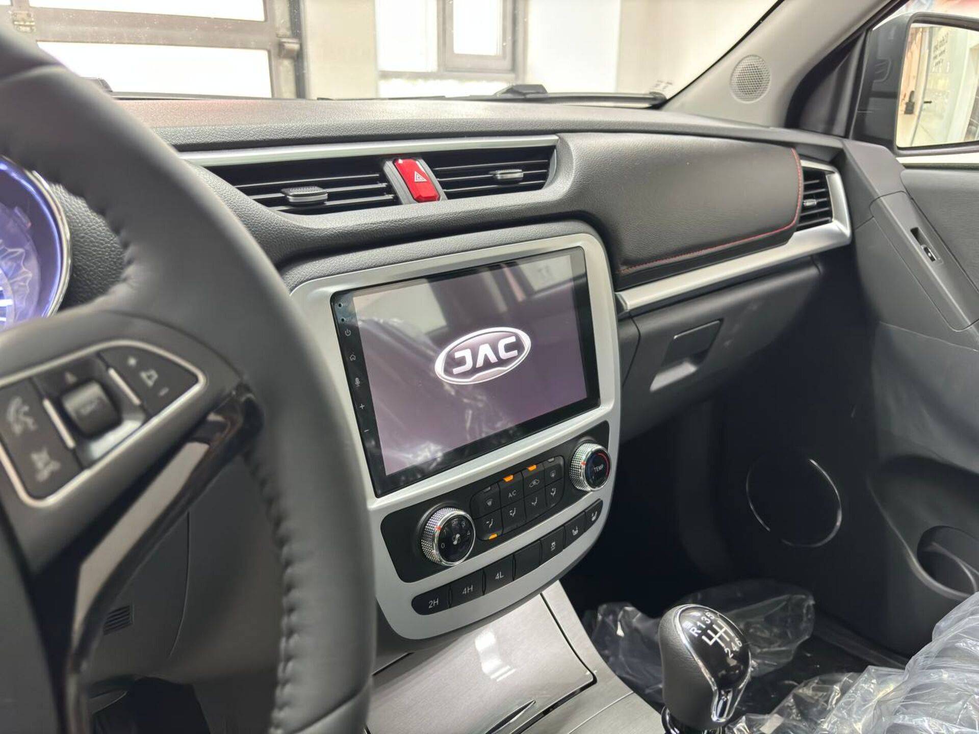 JAC T8 Full Extra 2.0T 6MT 4WD