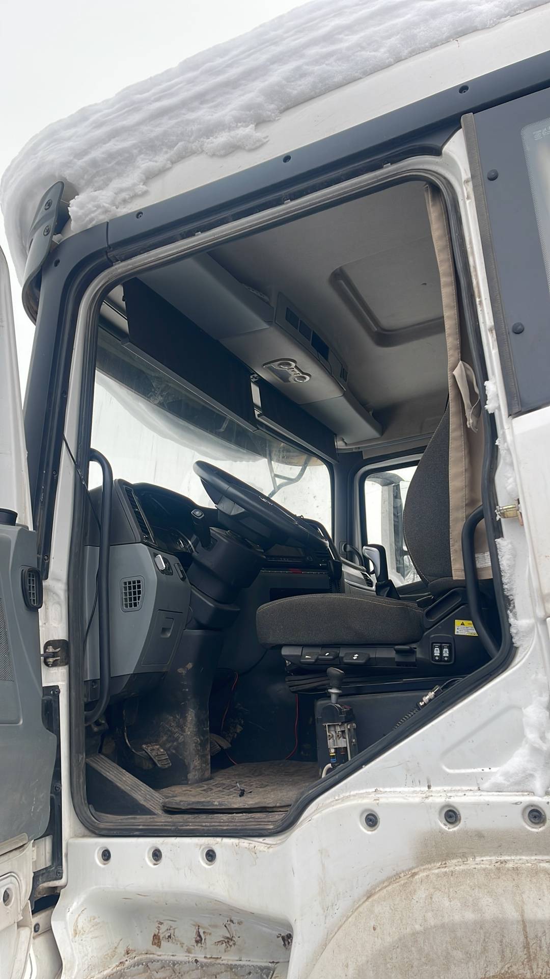 Shacman SX32586V384,  129 065 км, 2023 года в лизинг