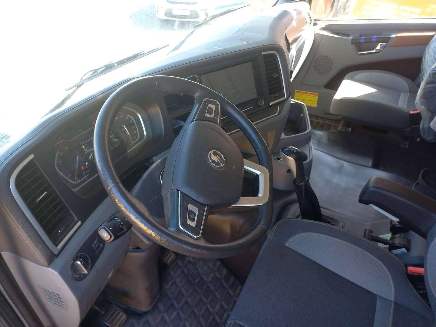 Shacman SX32586V384,  105 602 км, 2023 года в лизинг