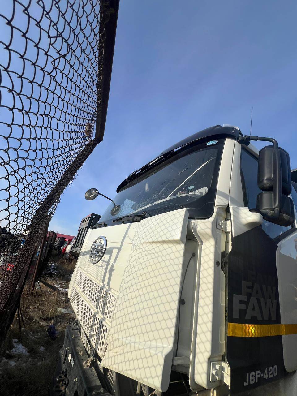 FAW CA3310P66K24T4E5 8х4,  48 258 км, 2022 года в лизинг