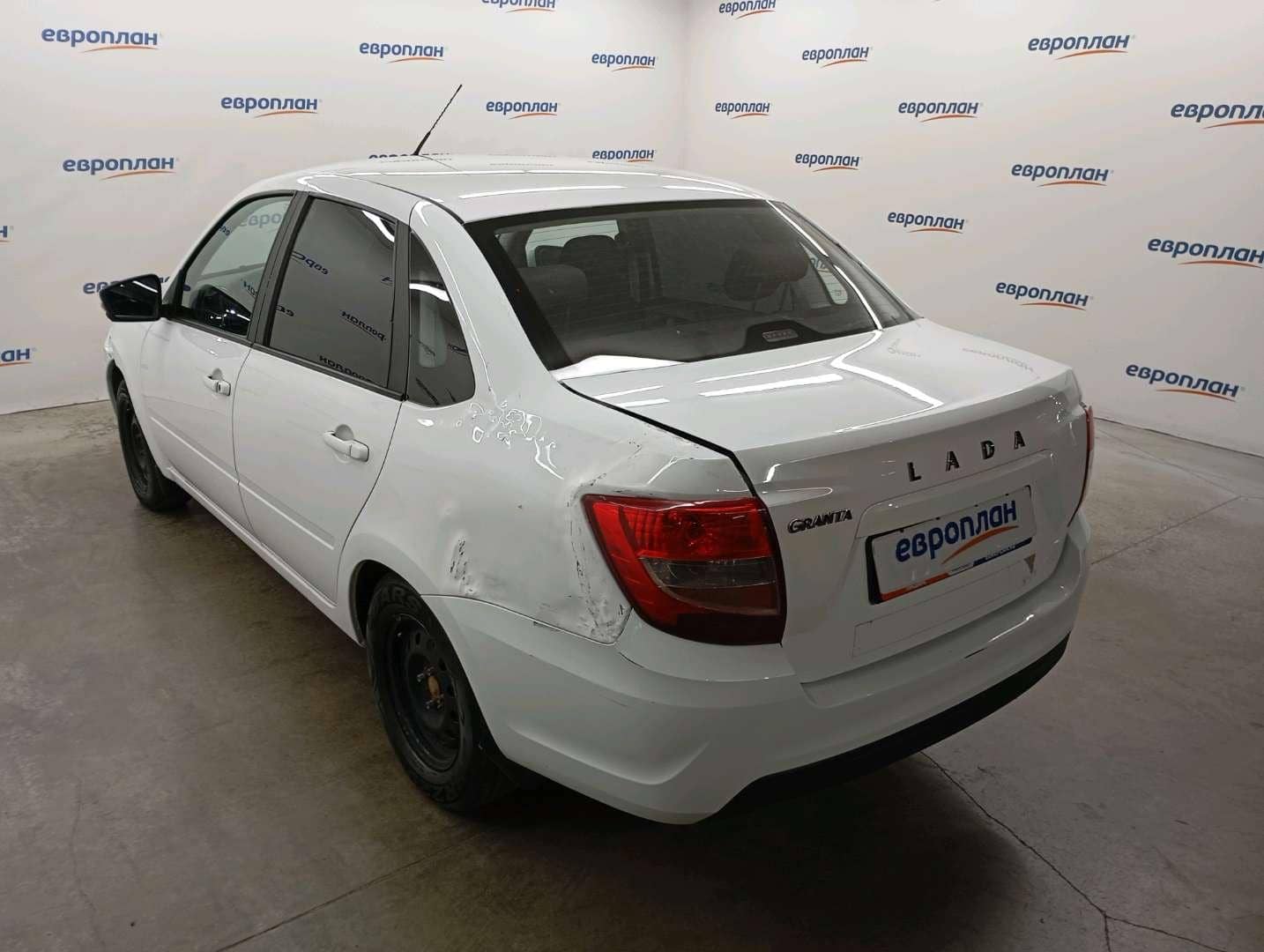 Lada Granta седан,  62 287 км, 2023 года в лизинг