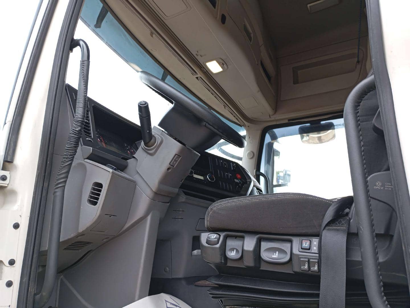 DongFeng GX DFH4180 4x2,  401 041 км, 2024 года в лизинг