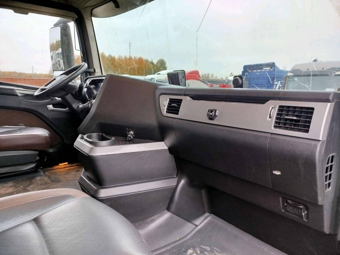 FAW CA4180P77K25E5 4x2,  547 514 км, 2023 года в лизинг