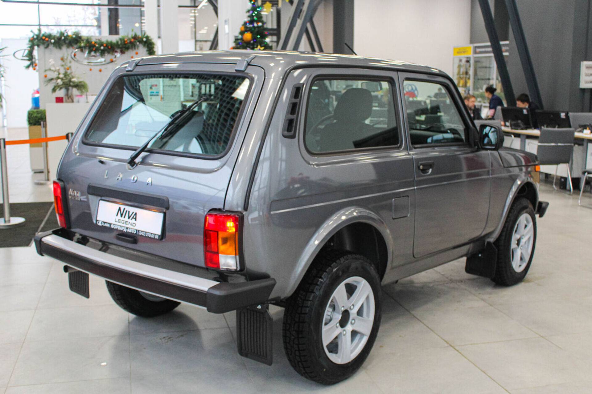Lada Niva Legend 3 дв Luxe 24 1.7 5MT  
