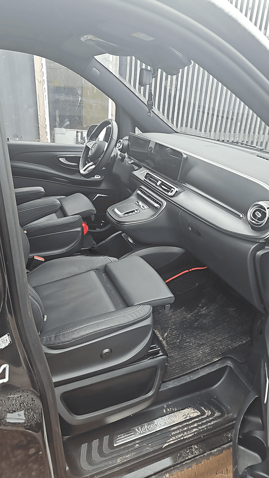 Mercedes-Benz V,  28 133 км, 2025 года в лизинг