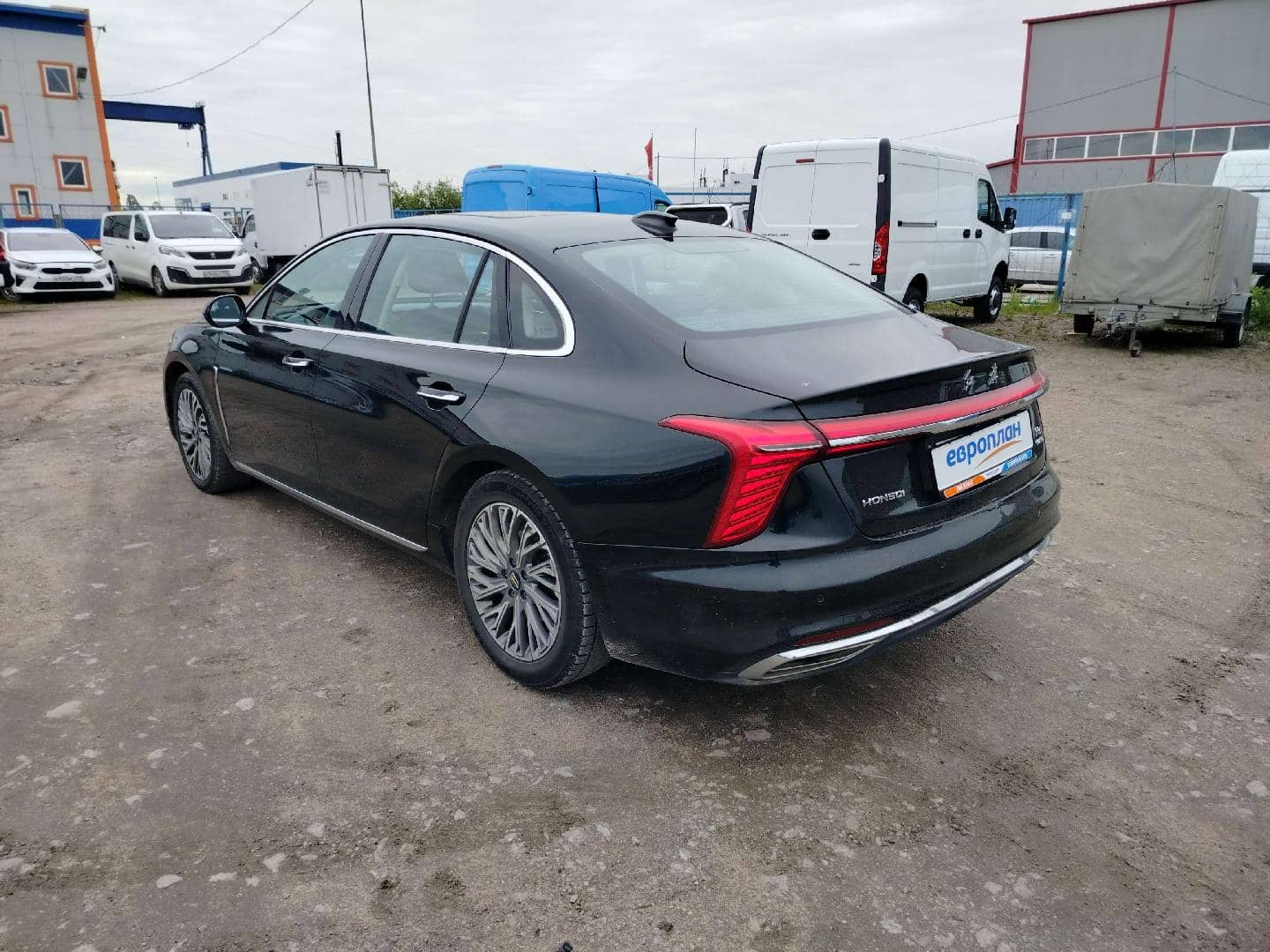 Hongqi H5,  99 426 км, 2024 года в лизинг