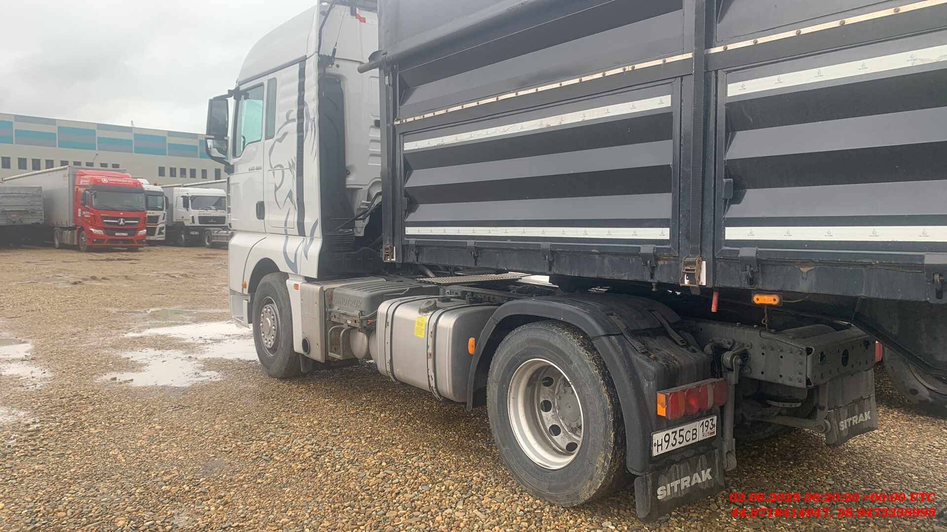 Sitrak ZZ4186V391HE,  302 375 км, 2023 года в лизинг