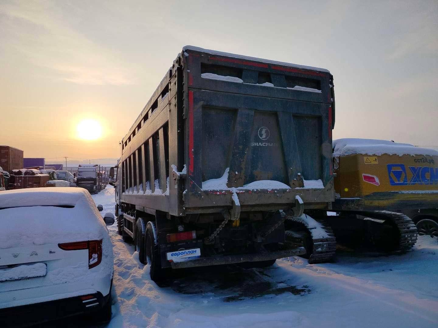 Shacman SX331863366 (скальный кузов),  78 564 км, 2024 года в лизинг