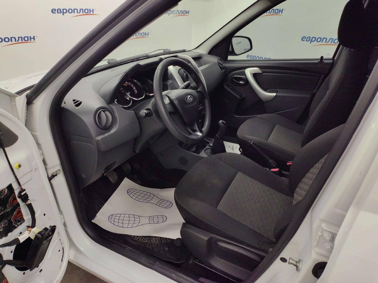 Lada Largus фургон,  32 084 км, 2024 года в лизинг