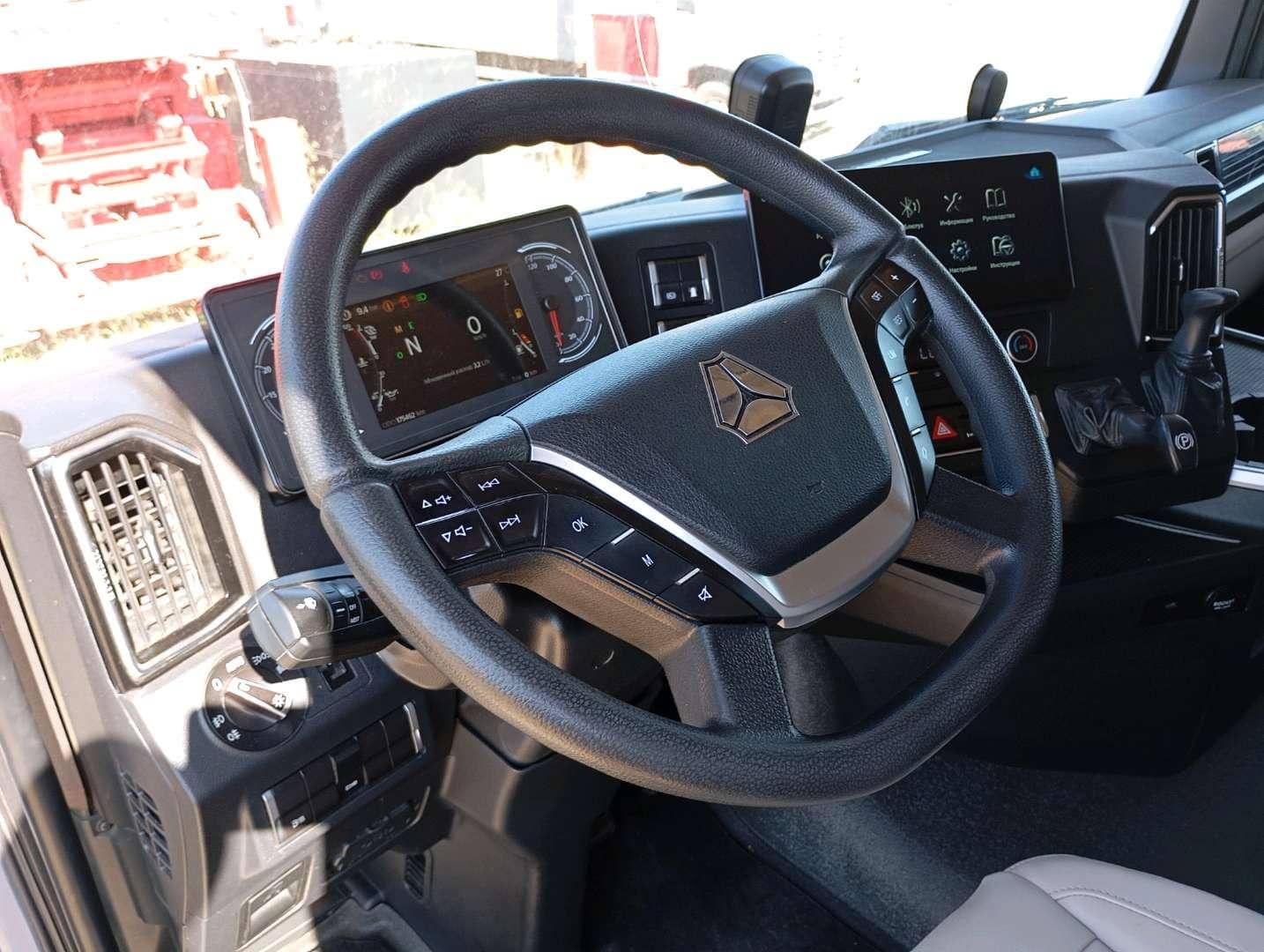 Sitrak С7Н MAX 6×4 ZZ4256V364HE,  175 462 км, 2023 года в лизинг