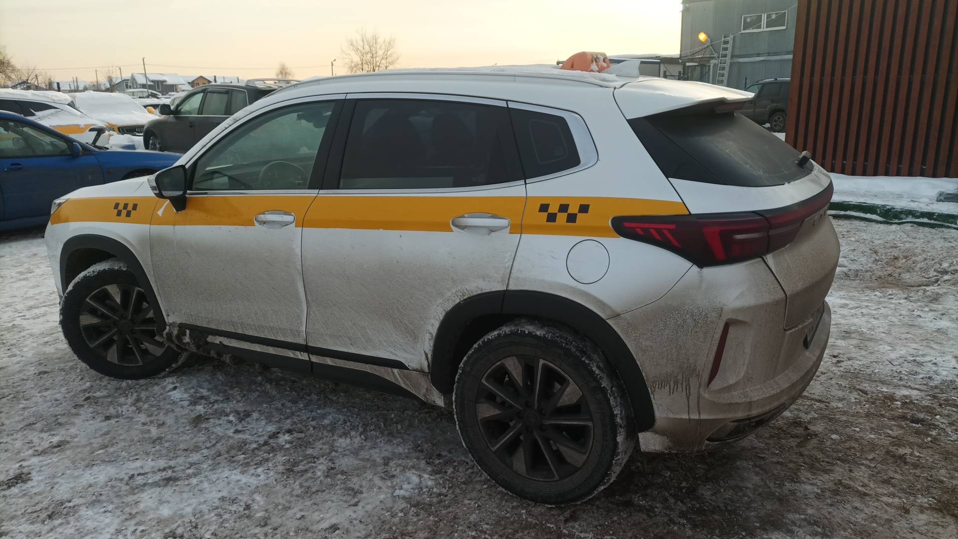 EXEED LX,  179 745 км, 2023 года в лизинг