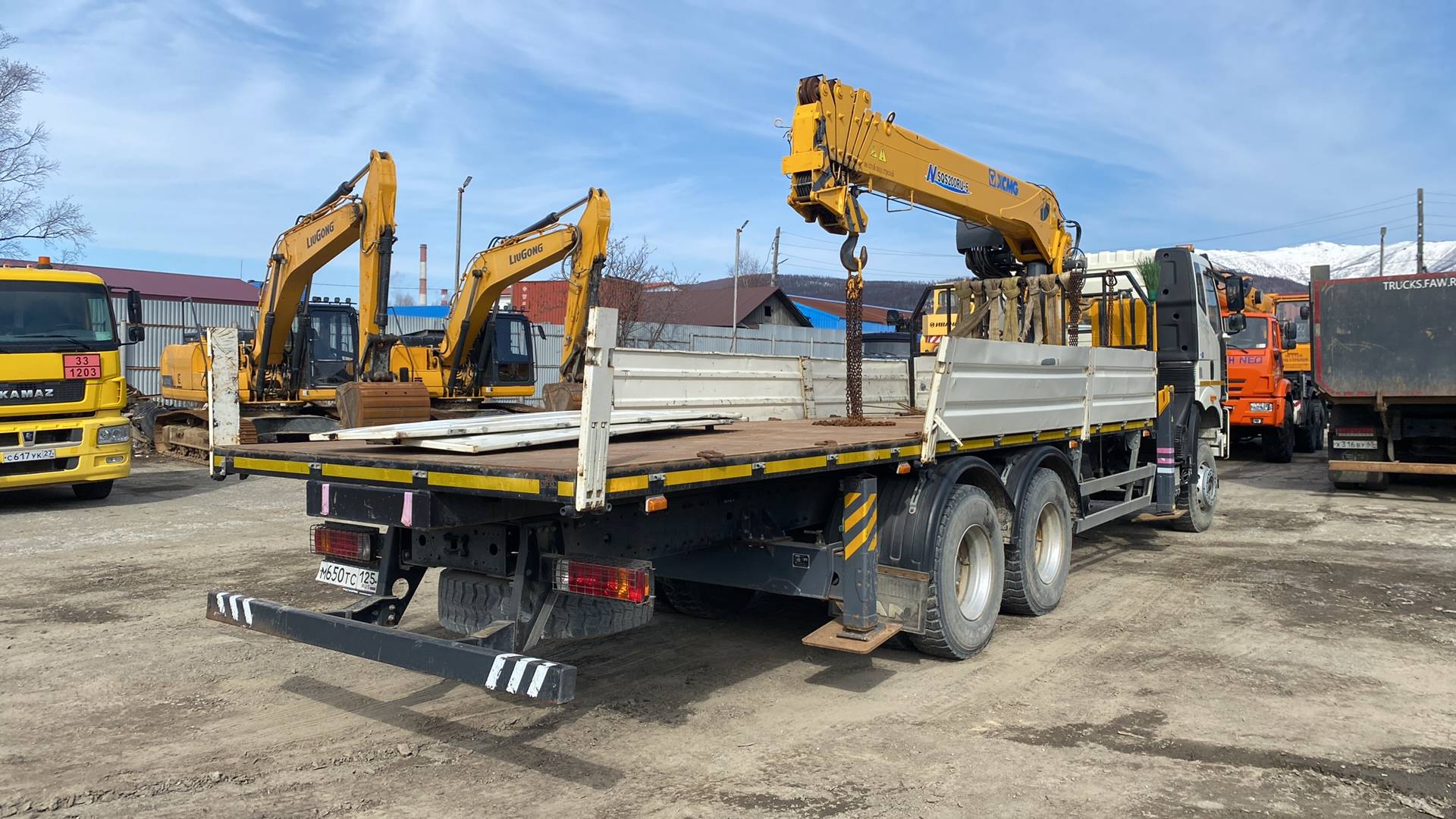 FAW CA3250P66K2T1E5  6х4,  200 000 км, 2023 года в лизинг