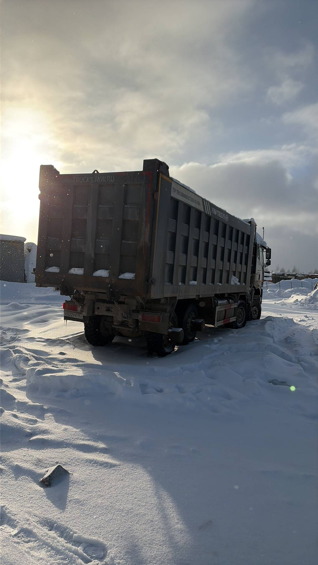 FAW CA3310P66K24T4E5 8х4,  122 050 км, 2022 года