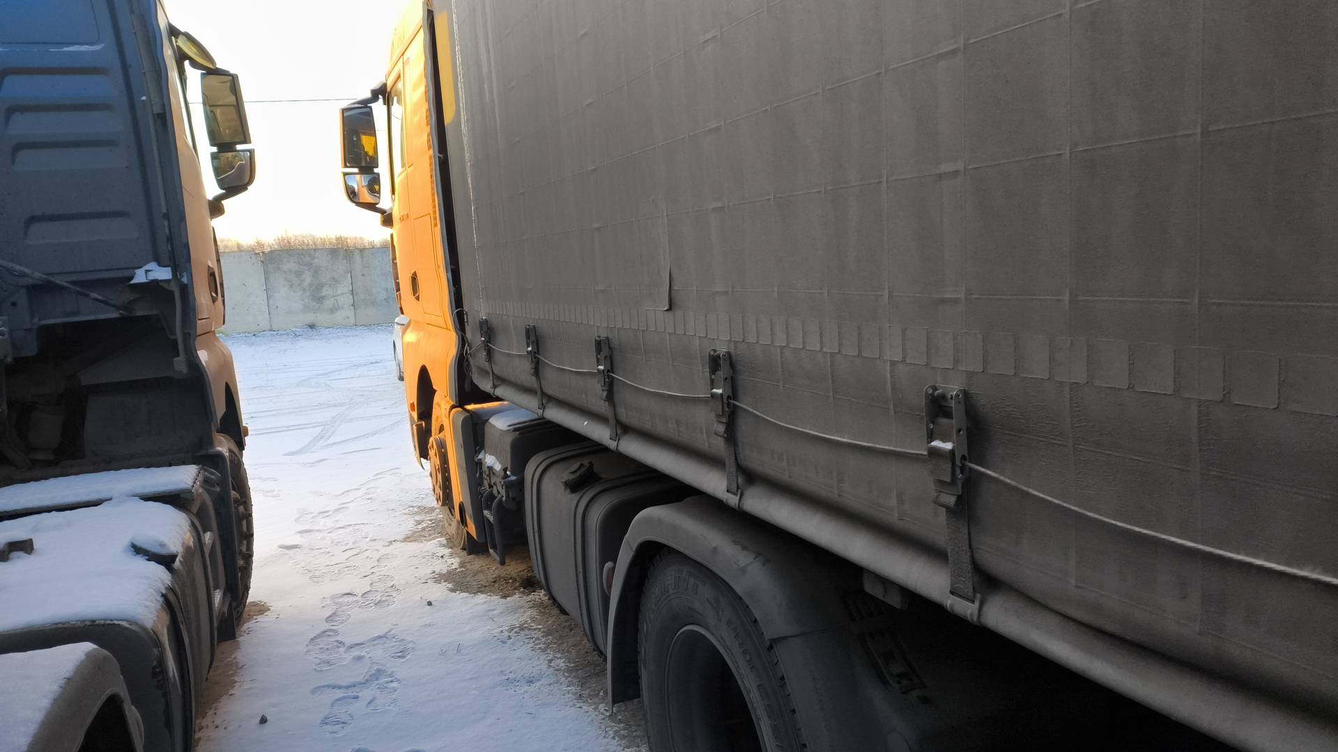 Sitrak C7H MAX ZZ4186V391HE,  123 728 км, 2023 года