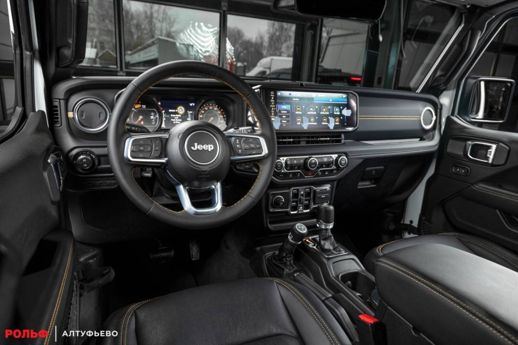 Jeep Wrangler Sahara 2.0T 8AT