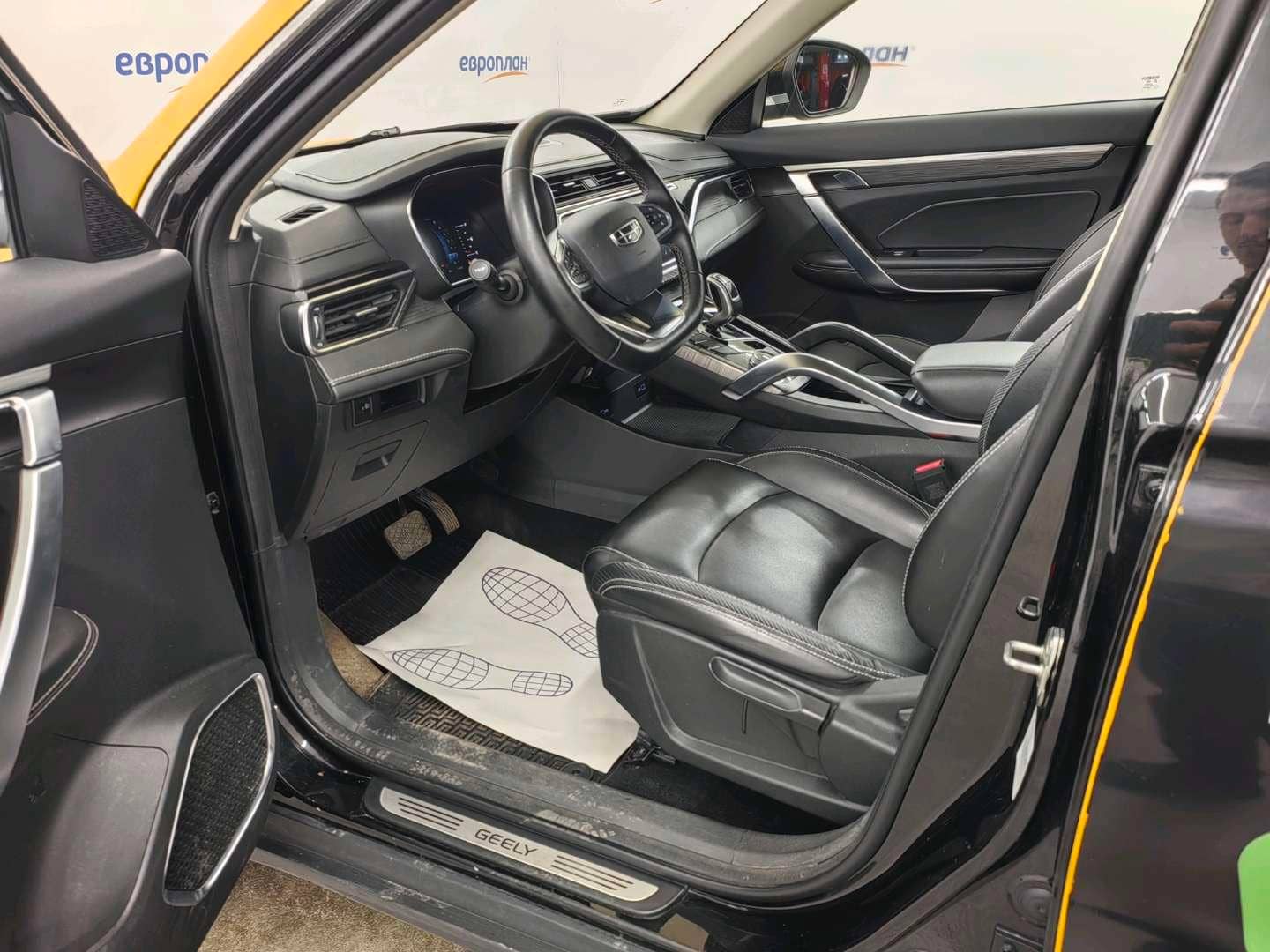 Geely Atlas Pro,  171 367 км, 2023 года в лизинг