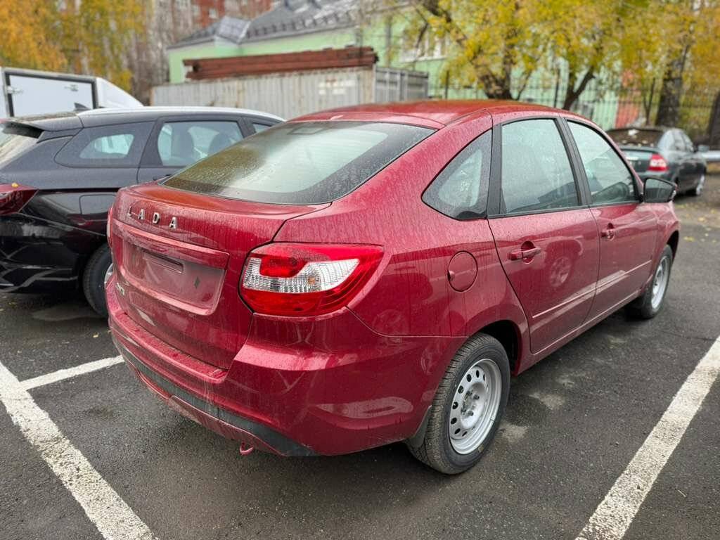 Lada Granta седан Классик 24 Кондиционер 1.6 90 л.с. МТ (Classic 24 Кондиционер)