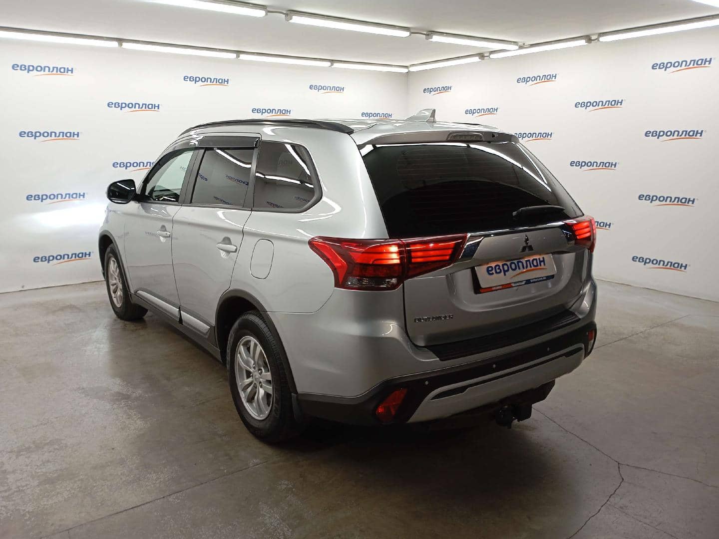 Mitsubishi Outlander,  146 746 км, 2021 года в лизинг