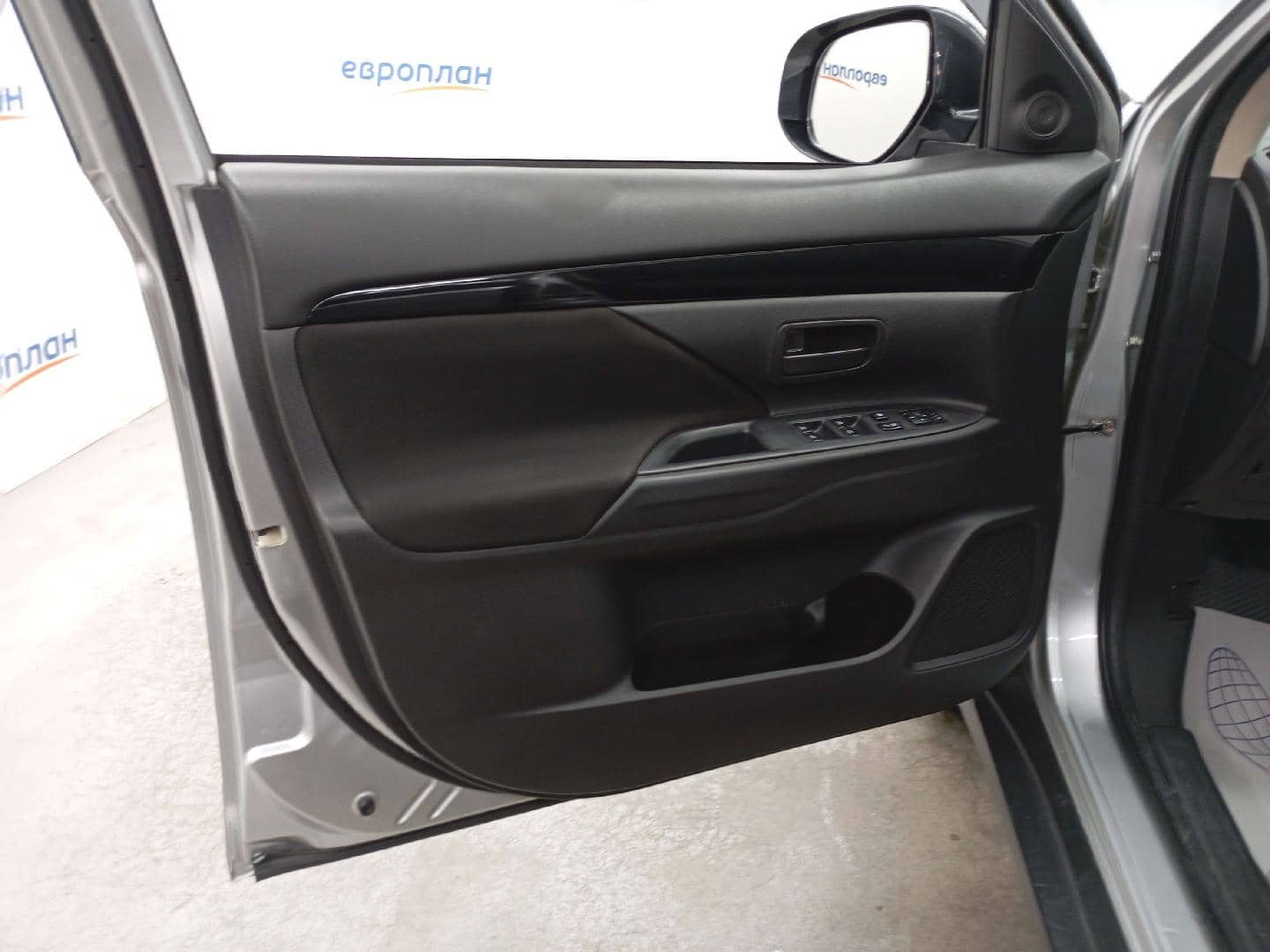 Mitsubishi Outlander,  146 746 км, 2021 года в лизинг