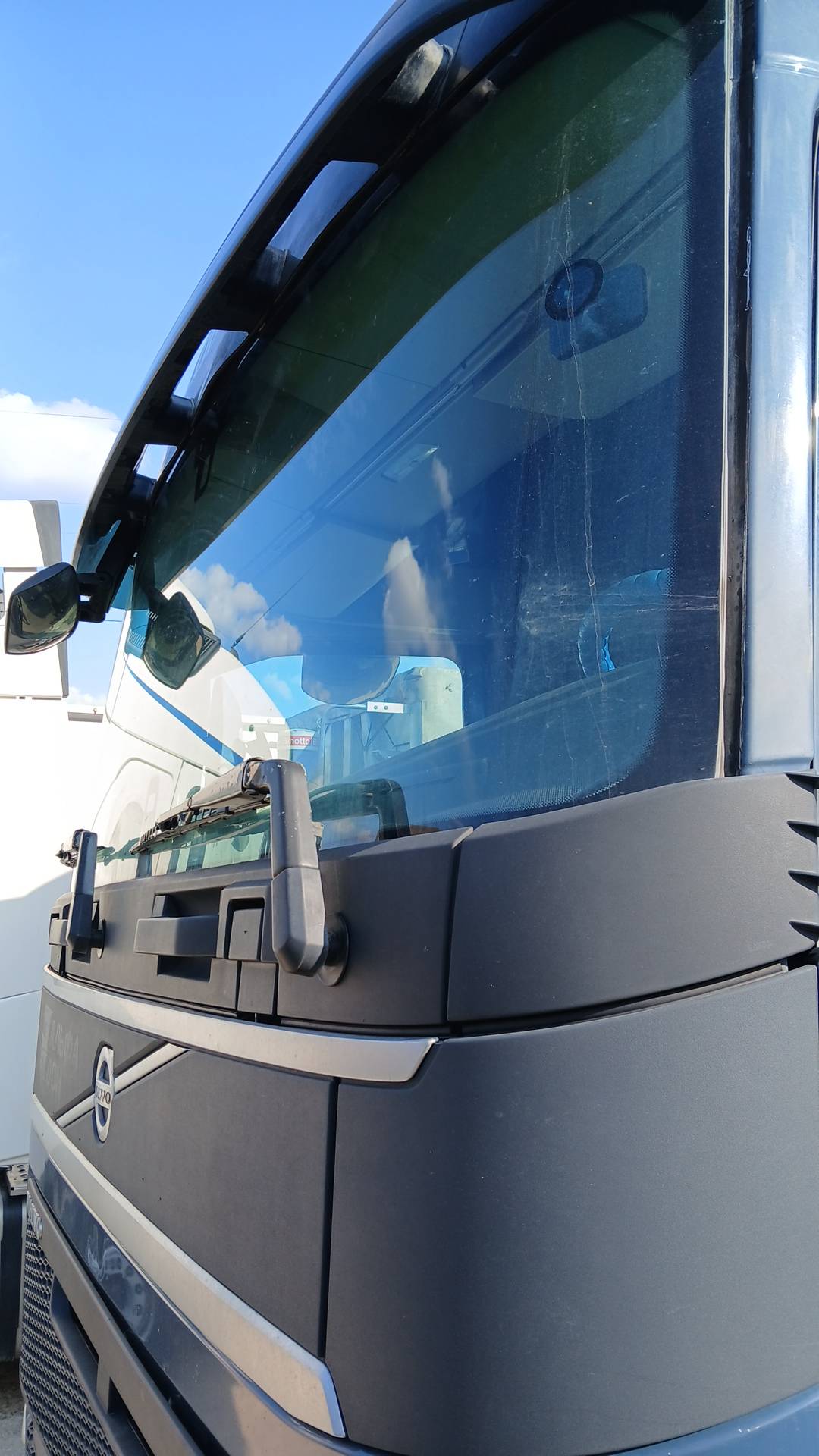 Volvo FH 460 6x2 (FH),  1 380 511 км, 2019 года в лизинг