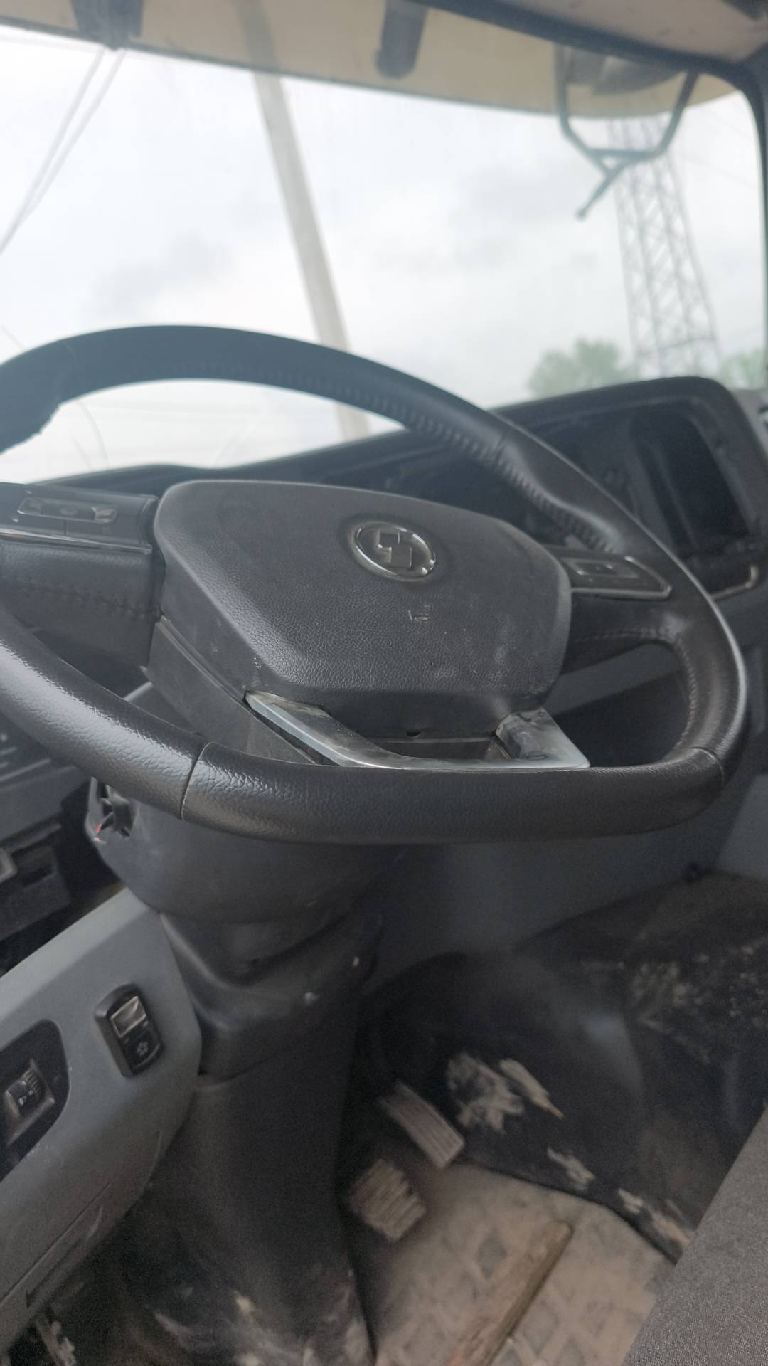 Shacman SX42586V385,  70 000 км, 2024 года в лизинг