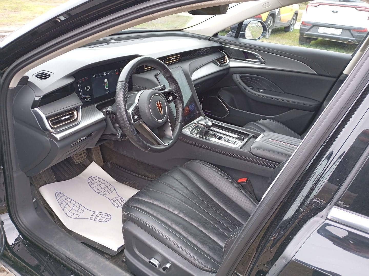 Hongqi H5,  205 242 км, 2023 года в лизинг