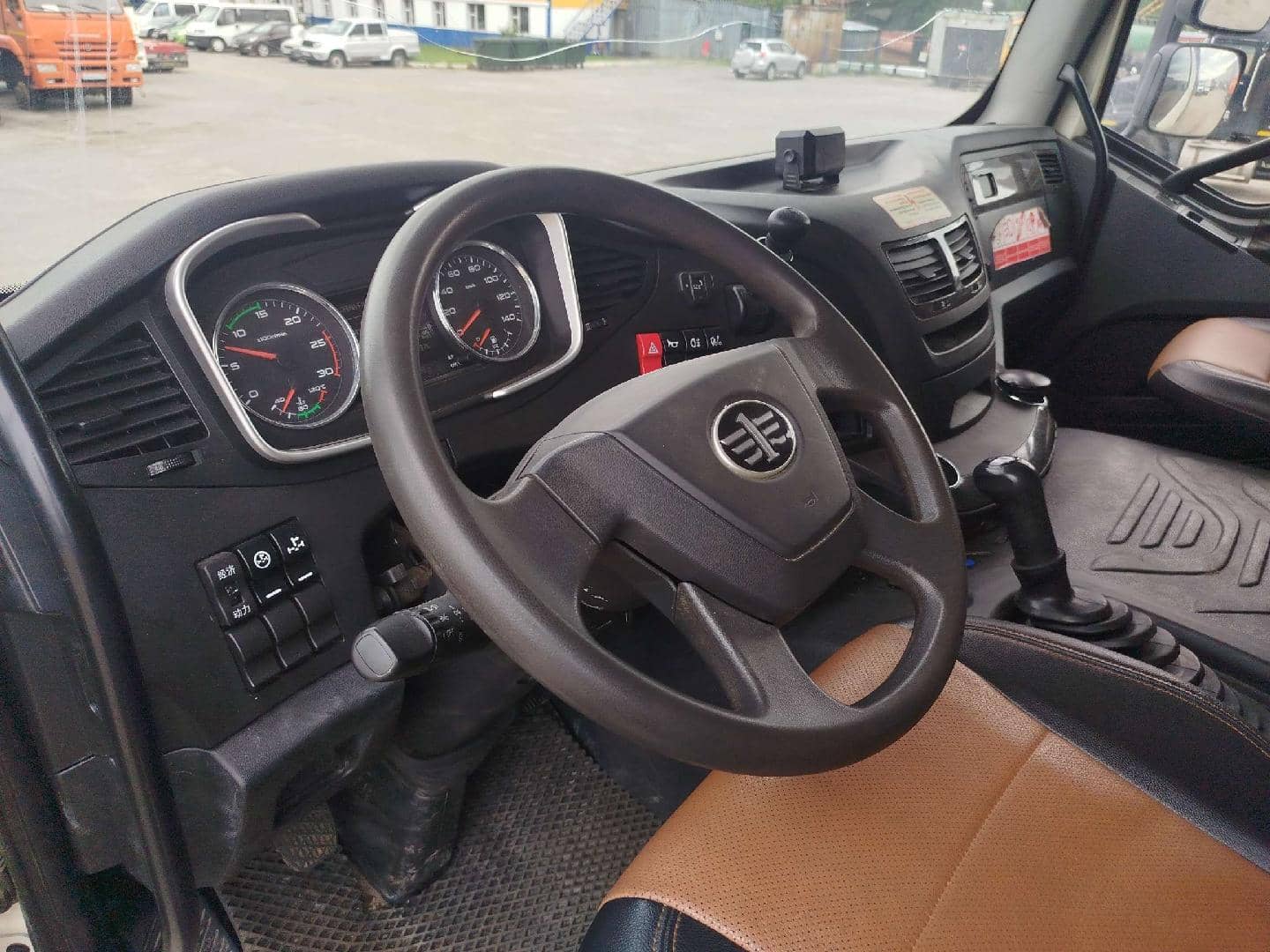 FAW CA3250P66K24L1TE5 6x6,  69 363 км, 2022 года в лизинг