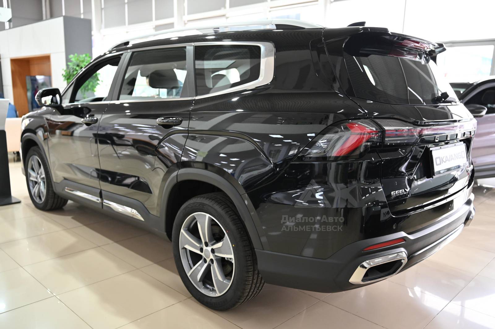 Geely Okavango Flagship 2.0T 7DCT 2WD