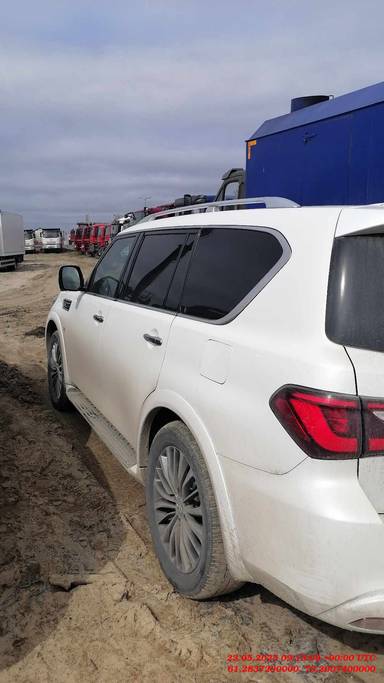 INFINITI QX80