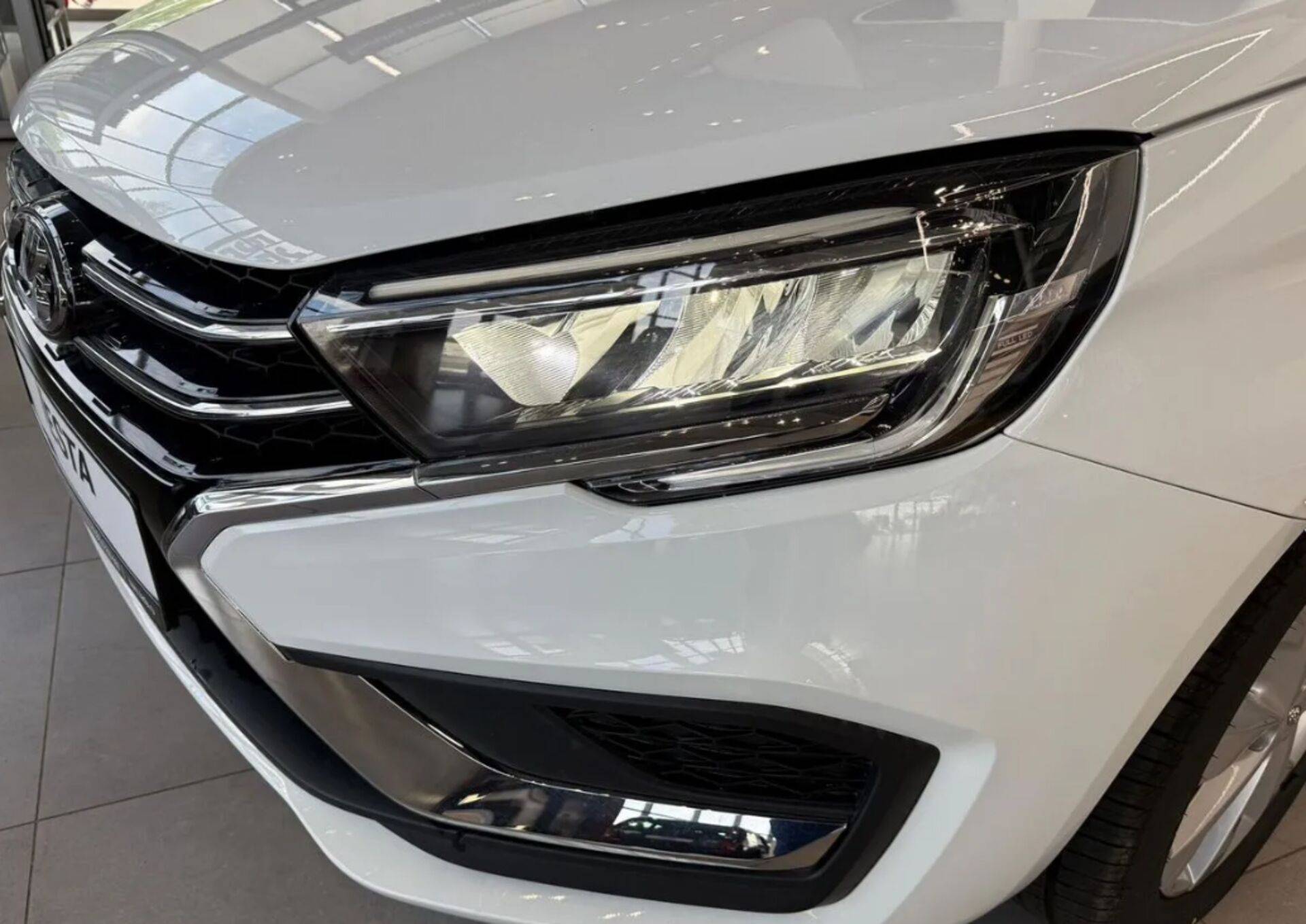 Lada Vesta седан Enjoy 24 1.8 122hp AT