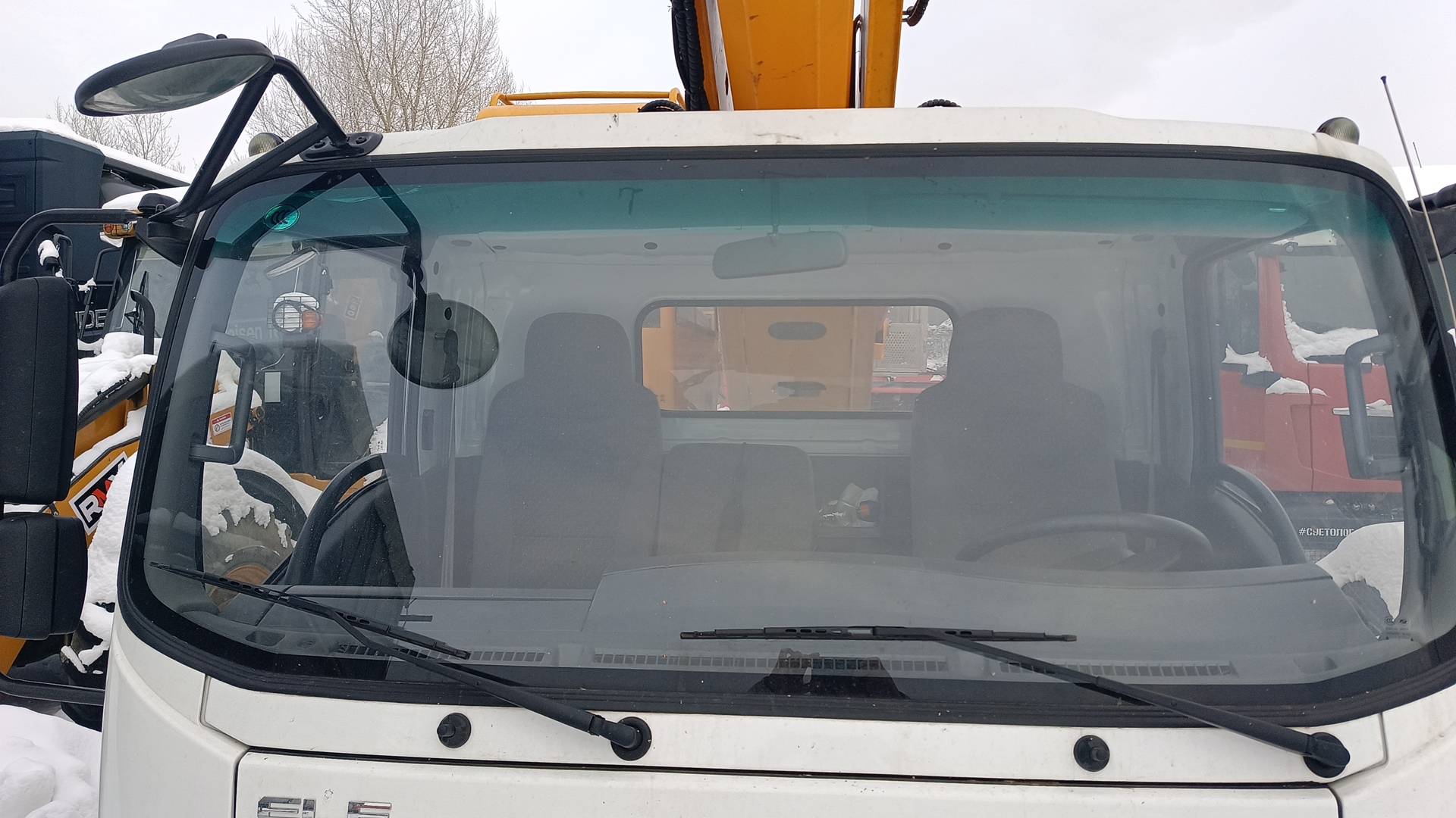 ISUZU ELF KV100 специальный, автогидроподъемник,  12 185 км, 2024 года в лизинг