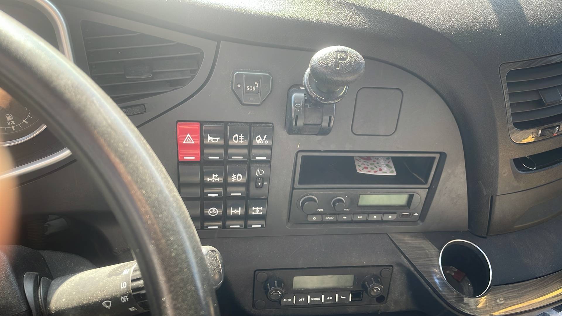 FAW CA3310P66K24T4E5 8х4,  100 000 км, 2021 года в лизинг