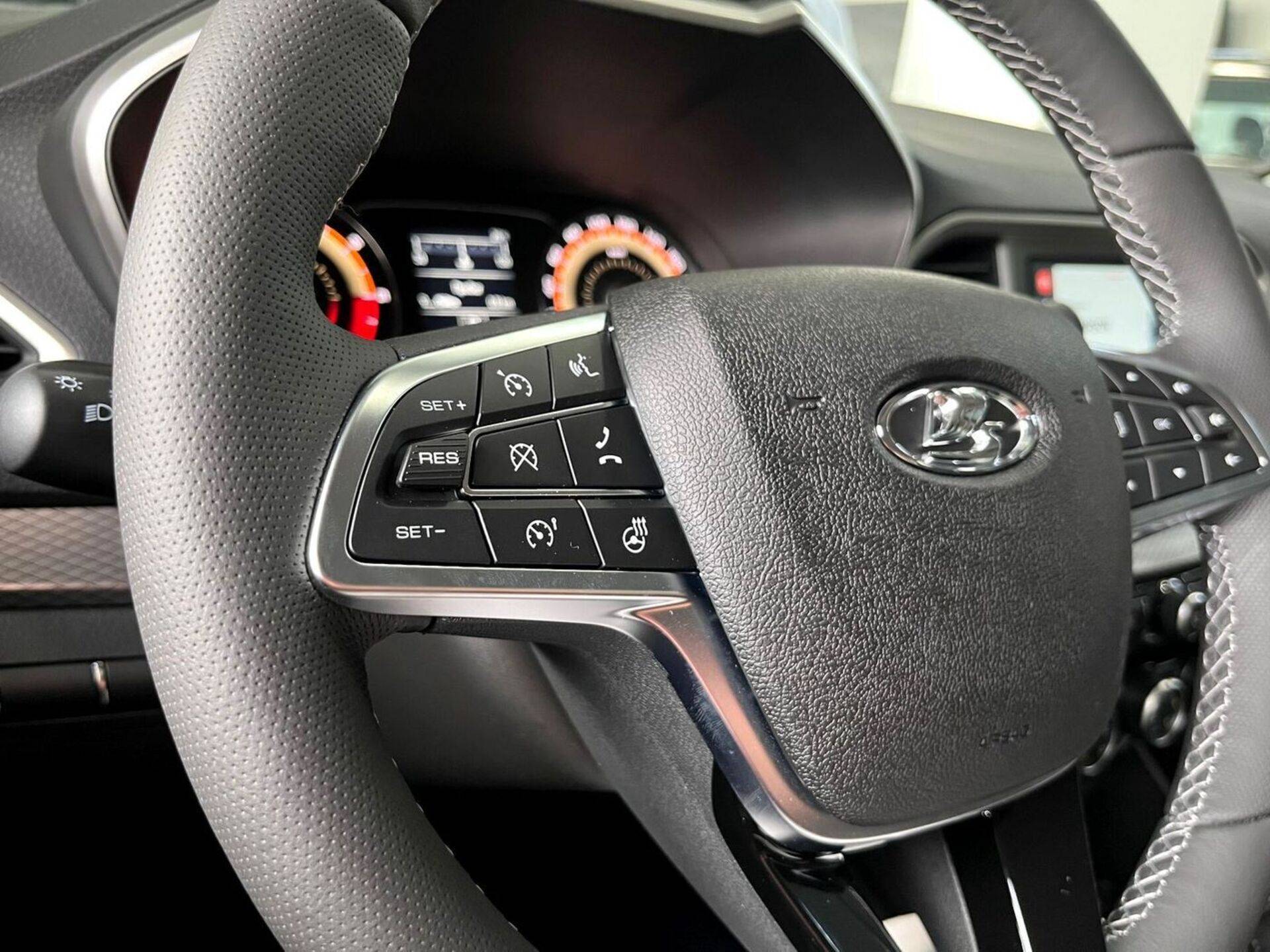 Lada Vesta седан Enjoy 24 1.8 122hp AT