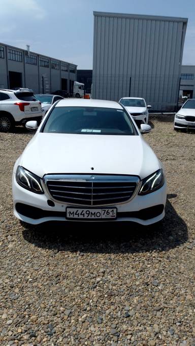 Mercedes-Benz E седан