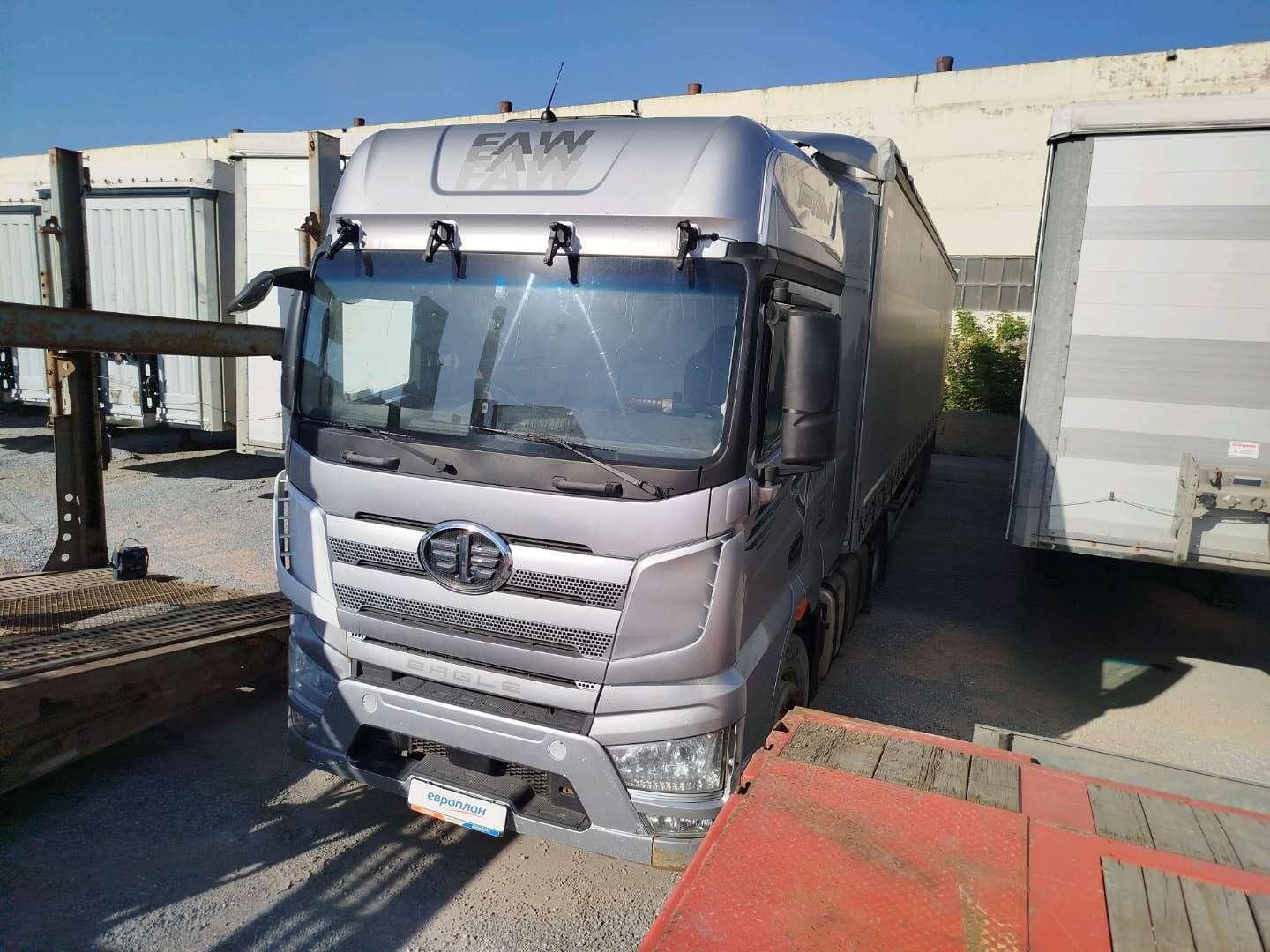FAW CA4180P77K25E5 4x2,  939 000 км, 2023 года в лизинг
