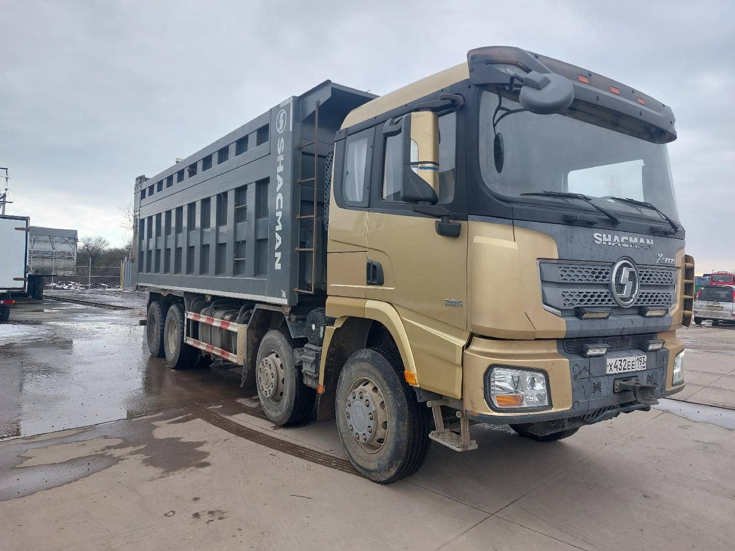 Shacman SX33186V366,  268 572 км, 2021 года в лизинг