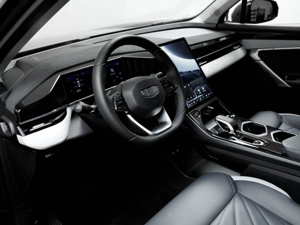 Geely Atlas Люкс 2.0Т АТ полный привод
