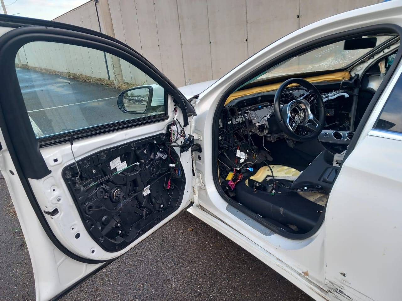 Mercedes-Benz E седан,  150 000 км, 2018 года в лизинг