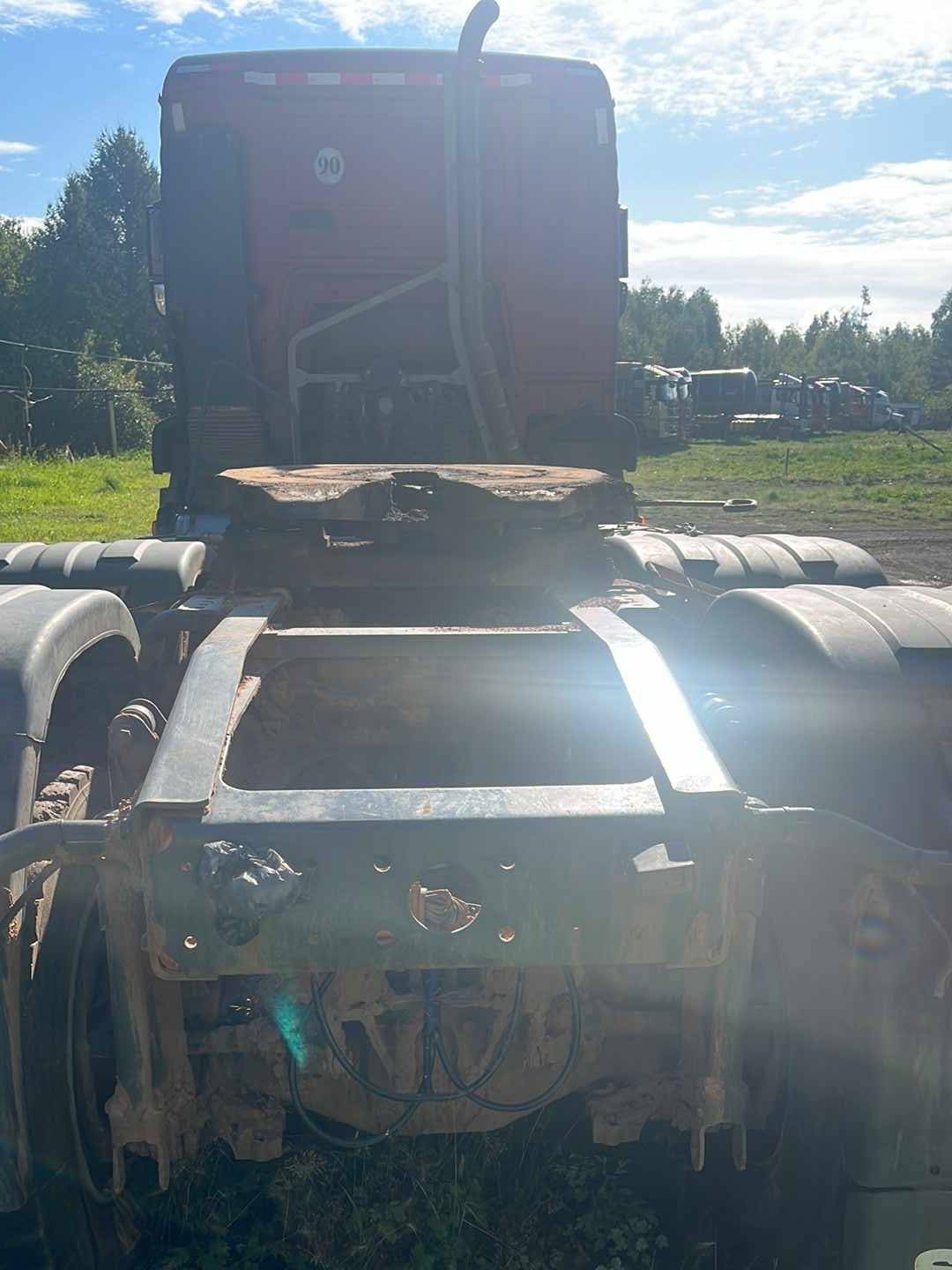 Sitrak ZZ4406V395ME 6x6,  85 255 км, 2023 года в лизинг