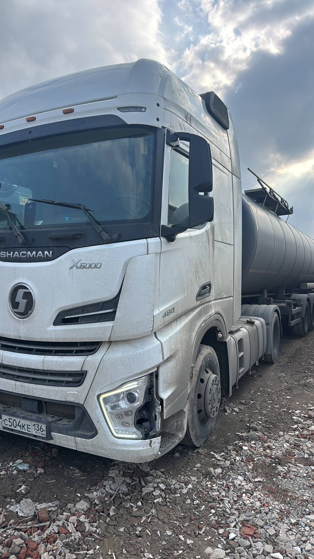 Shacman SX4188YY381,  362 477 км, 2022 года в лизинг