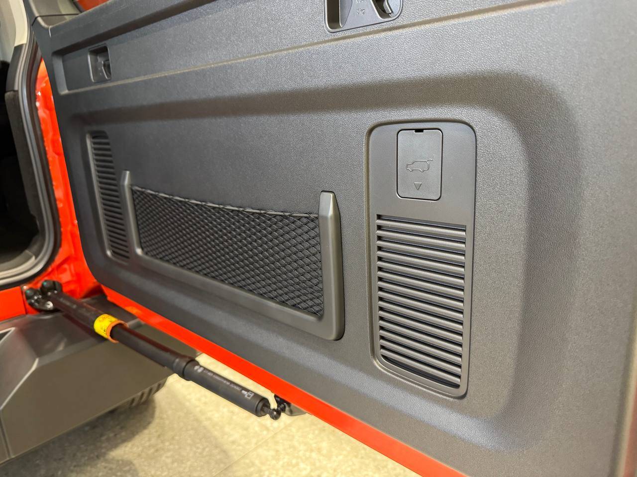 Tank 300 City Premium 2.0 8AT 4WD