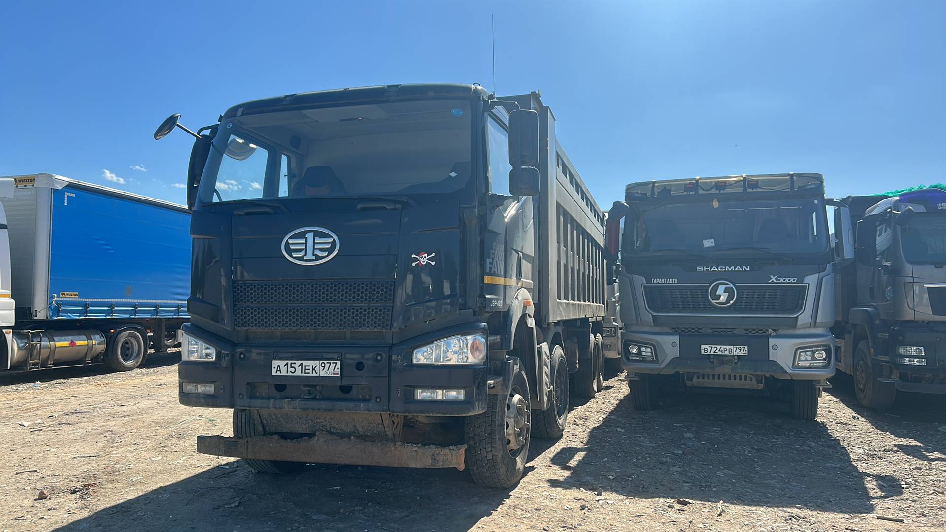 FAW CA3310P66K24T4E5 8х4,  53 504 км, 2023 года в лизинг