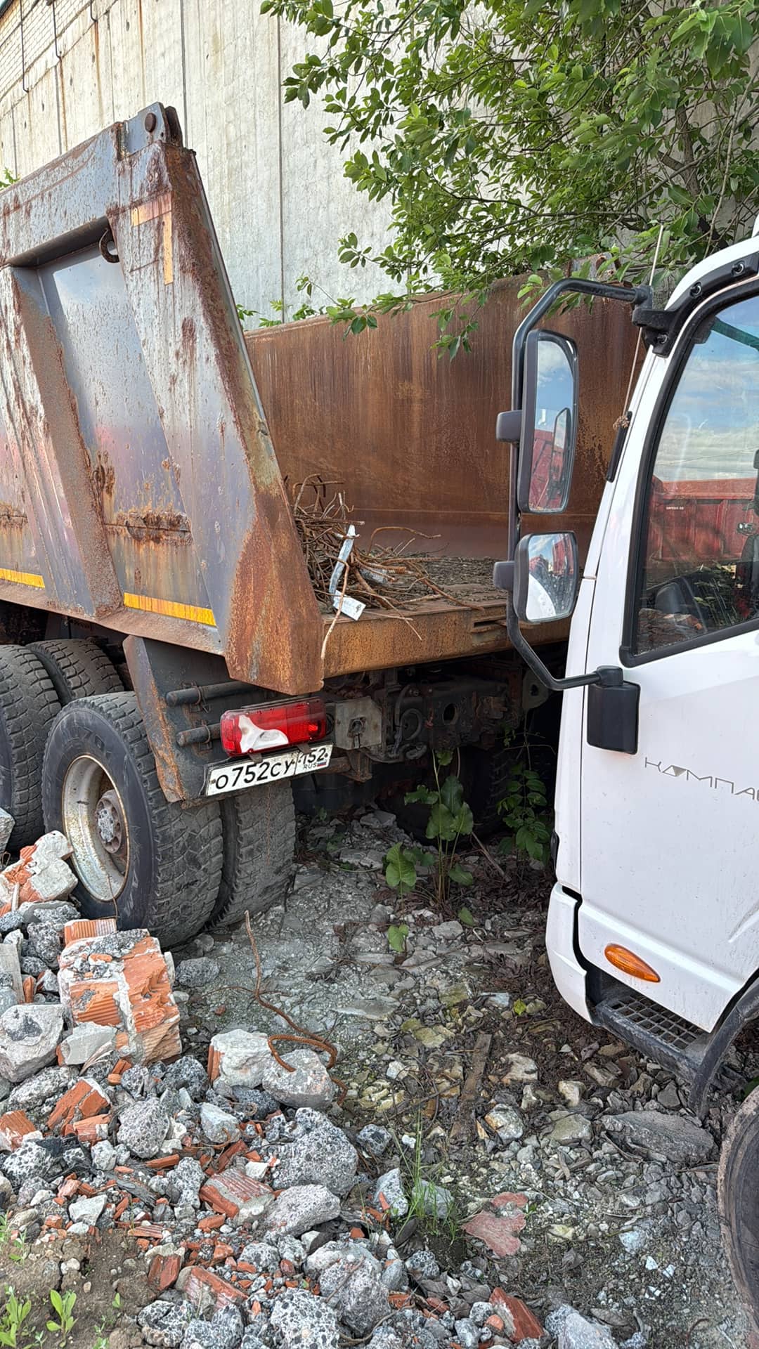 Renault К 440 8X4 (Day cab),  657 000 км, 2017 года в лизинг