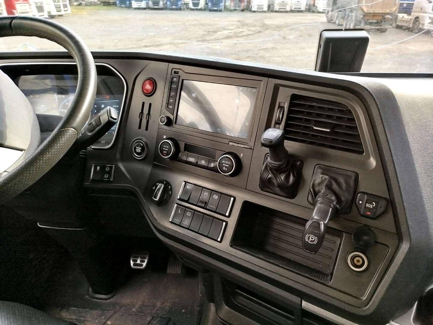 FAW CA4180P77K25E5 4x2,  454 047 км, 2023 года в лизинг