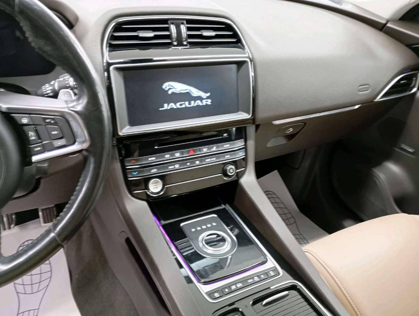 Jaguar F-PACE,  144 037 км, 2018 года в лизинг